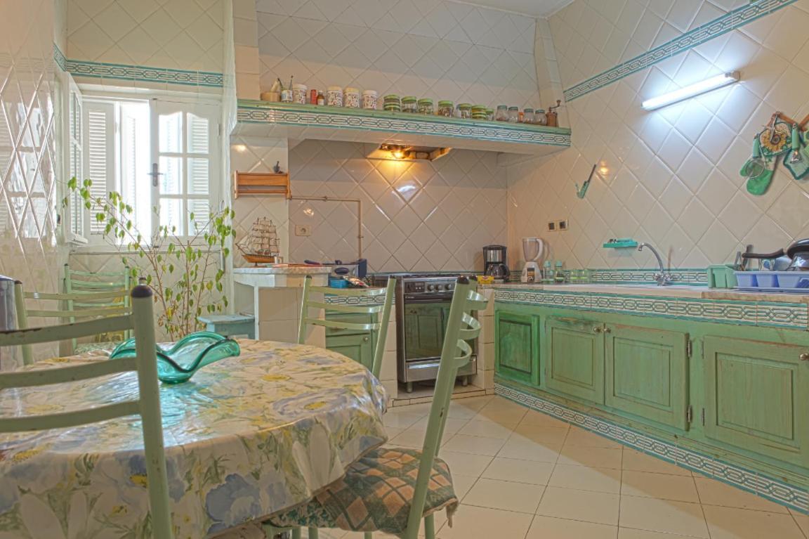 24 Rue Ghazza , Carthage Salambo , * Tunis